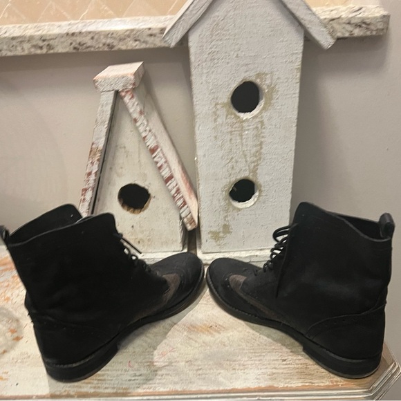 Free People Black Distressed Womens Lace up Boots Size 41/8.5 - Picture 4 of 10